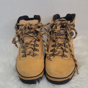 Timberland Women's‎ Wheat Color Waterproof Hiking Boots Size 7